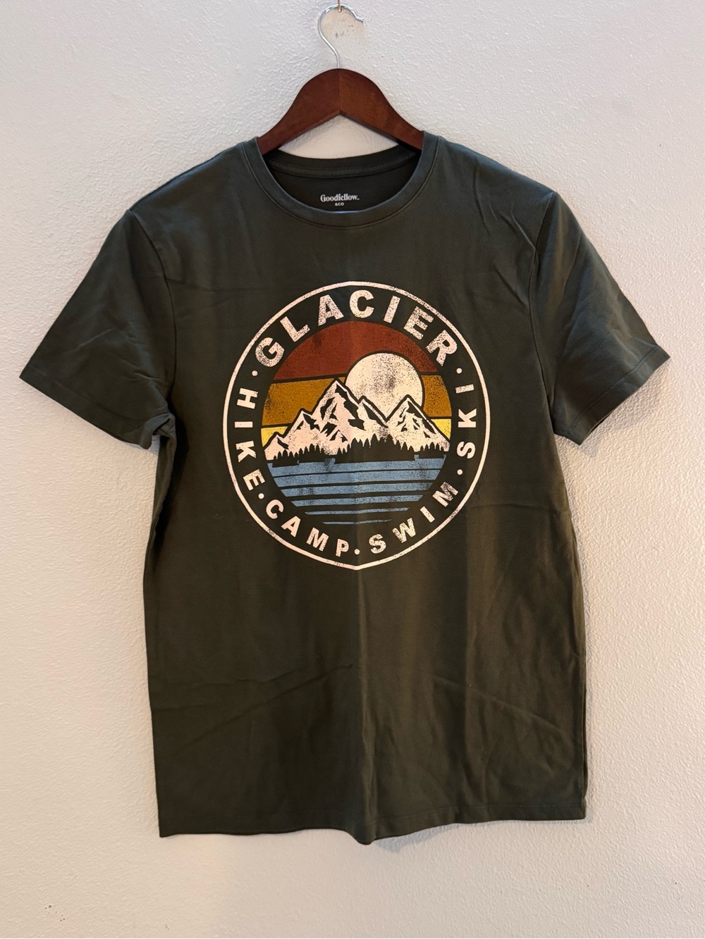 Goodfellow & Co Olive Graphic Glacier Mountain Tee